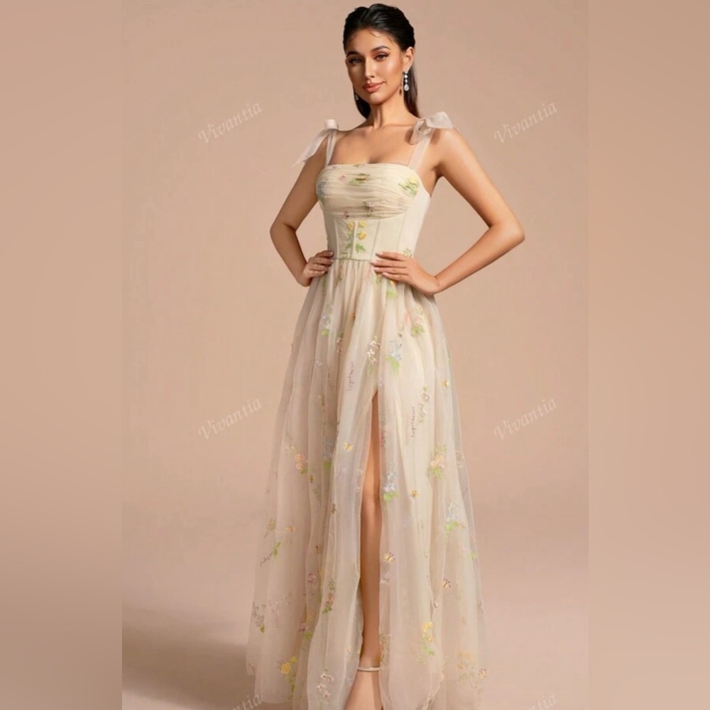 Elegant Floral Embroidered Prom Dress - Picture 2 of 8